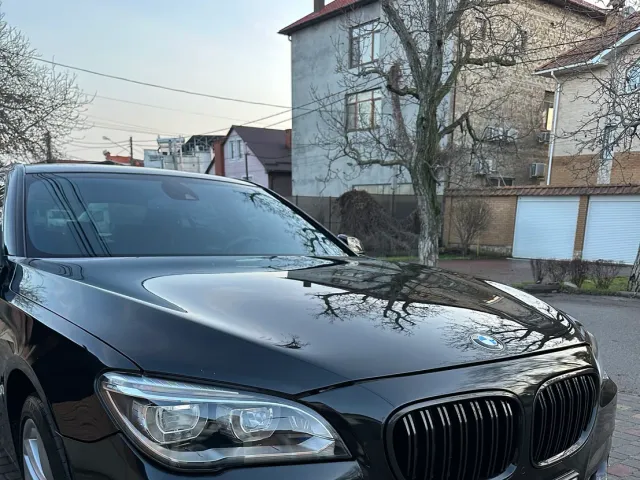 BMW 7 серії - фото 1