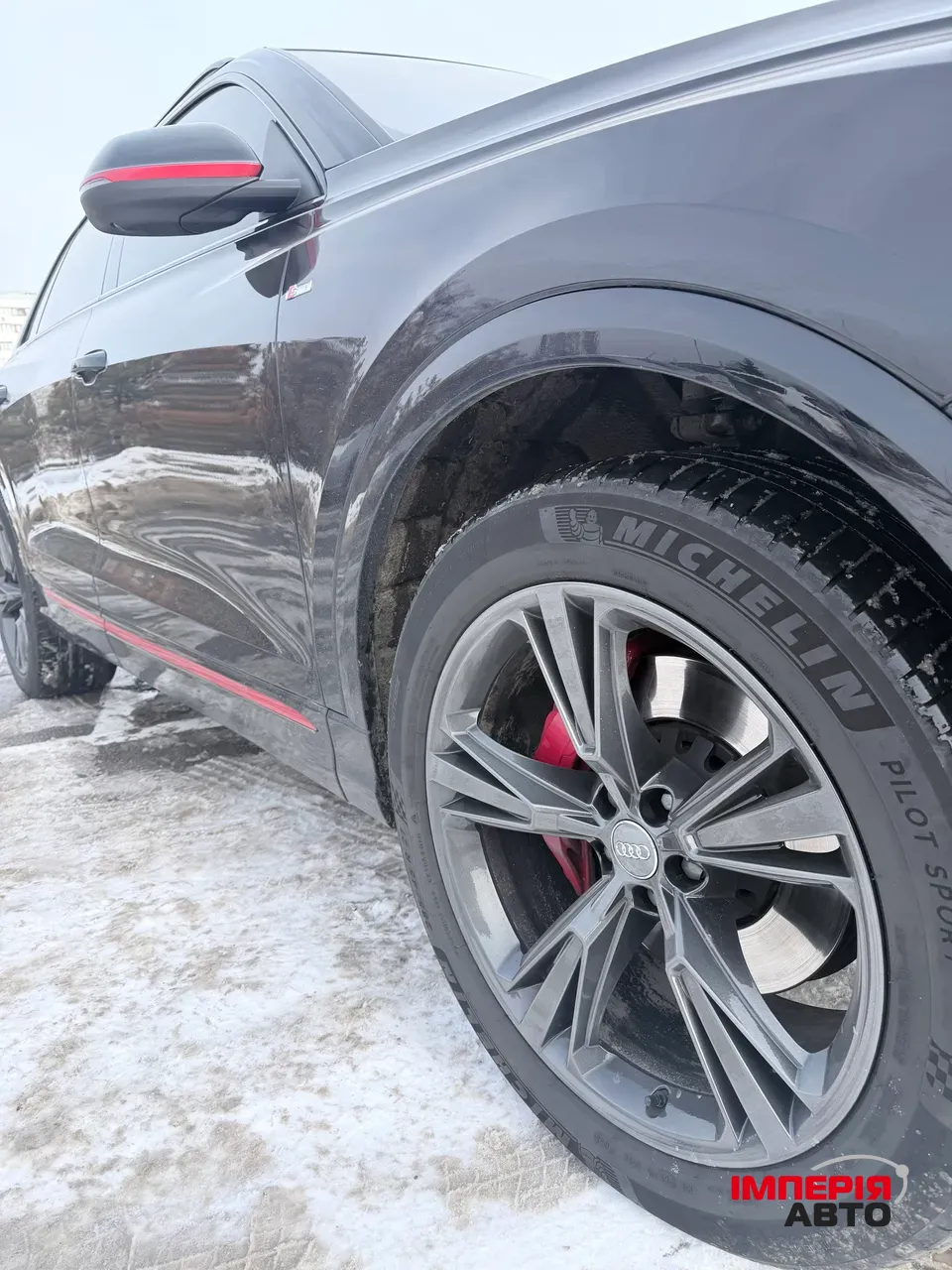 Audi Q8 - фото 6