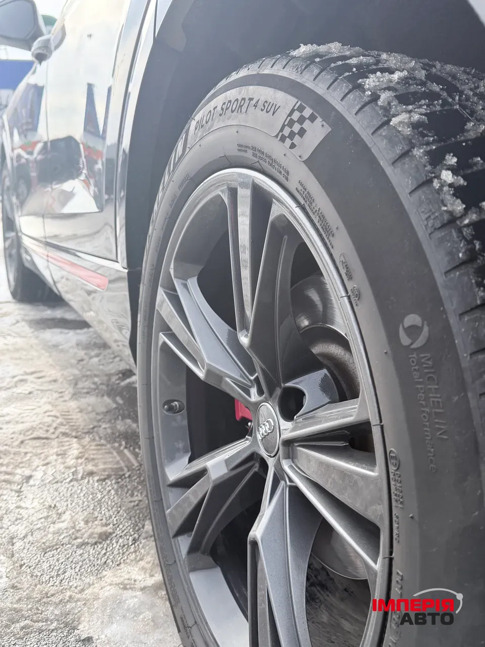 Audi Q8 - фото 16