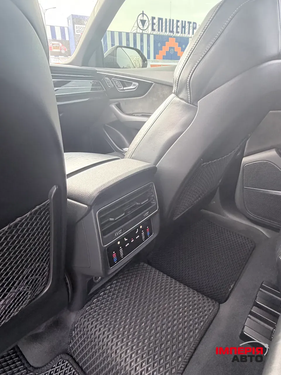 Audi Q8 - фото 39