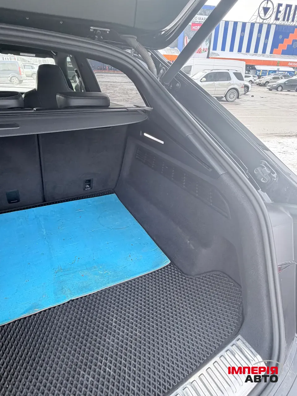 Audi Q8 - фото 49