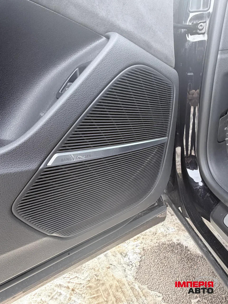 Audi Q8 - фото 25