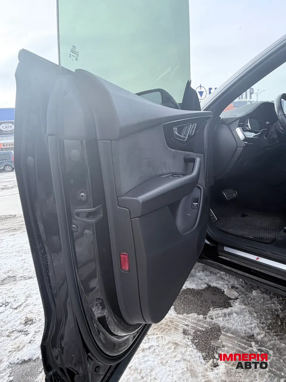 Audi Q8 - фото 24