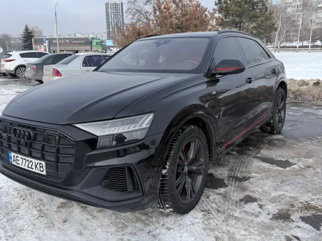 Audi Q8 - фото 1