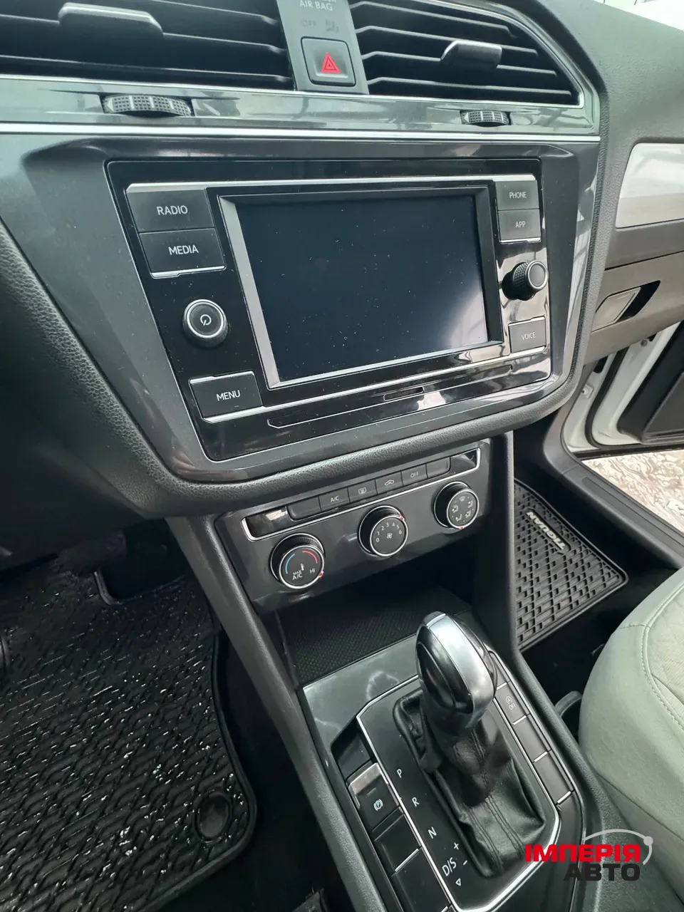 Volkswagen Tiguan - фото 19