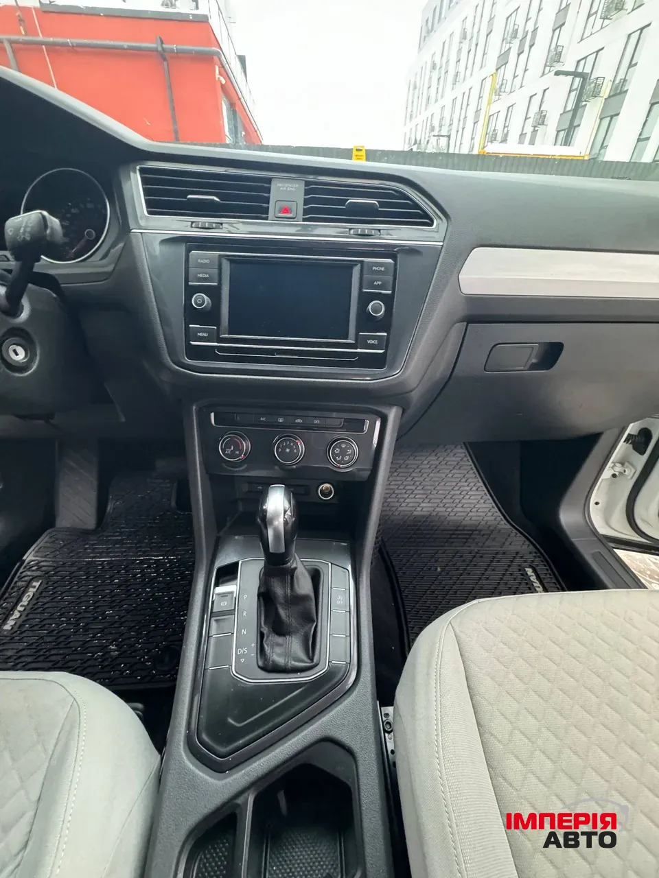 Volkswagen Tiguan - фото 28