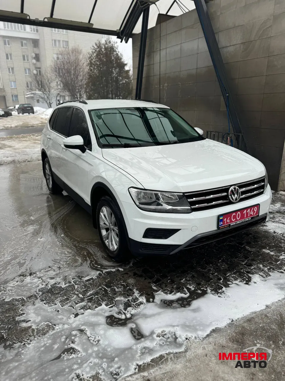 Volkswagen Tiguan - фото 1