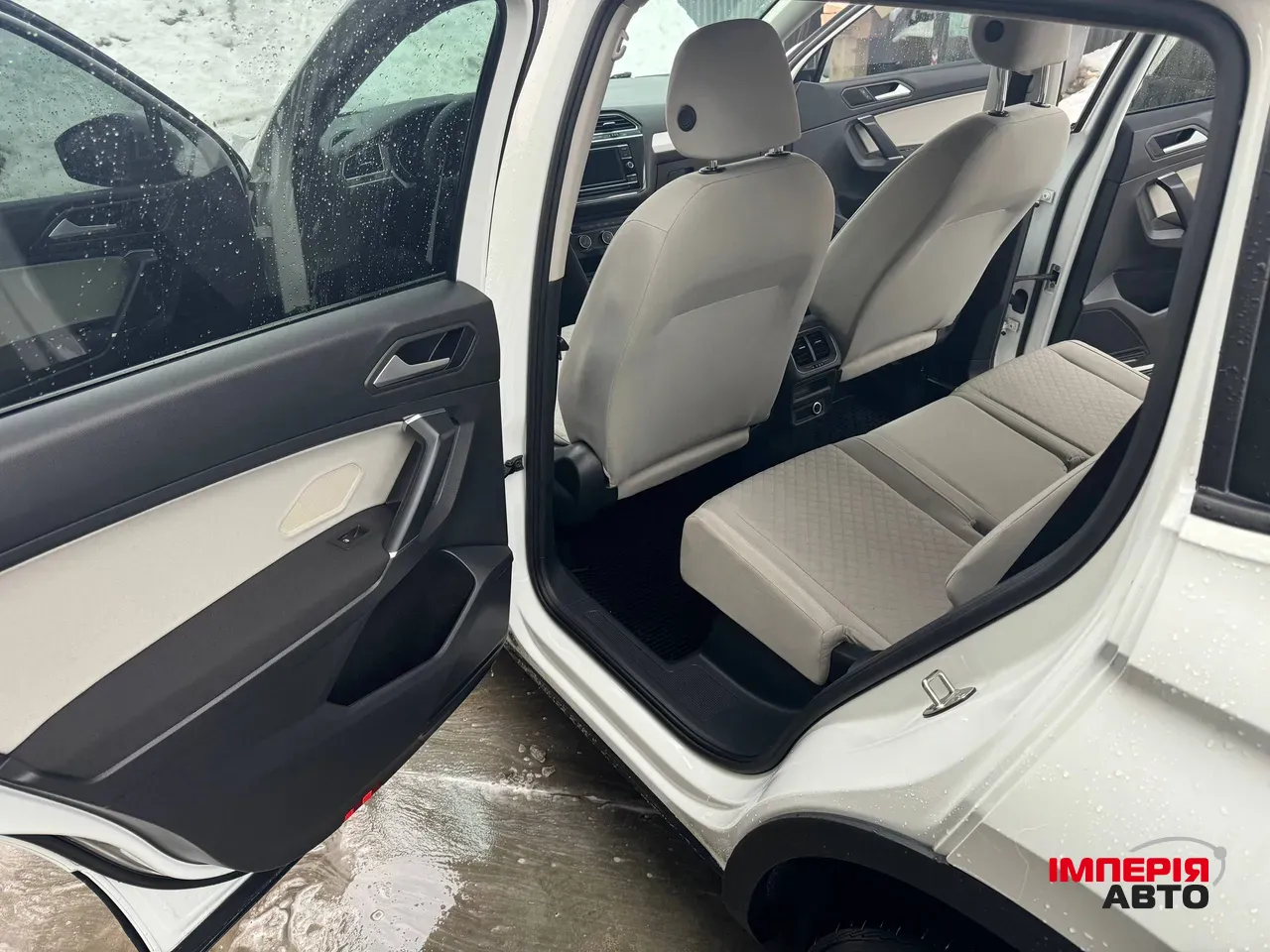 Volkswagen Tiguan - фото 12