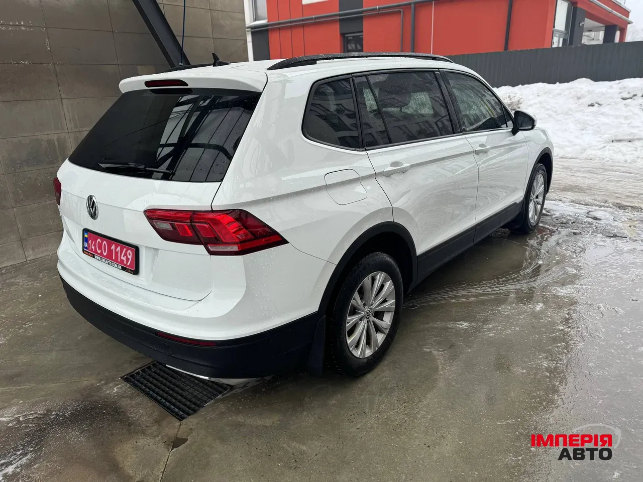 Volkswagen Tiguan - фото 9