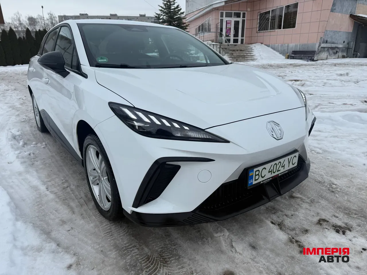 MG 4 EV - фото 2