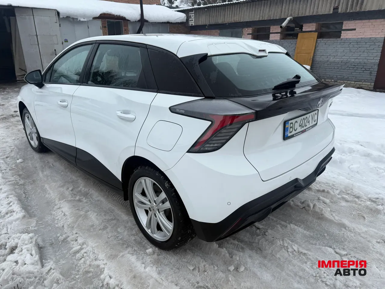 MG 4 EV - фото 7