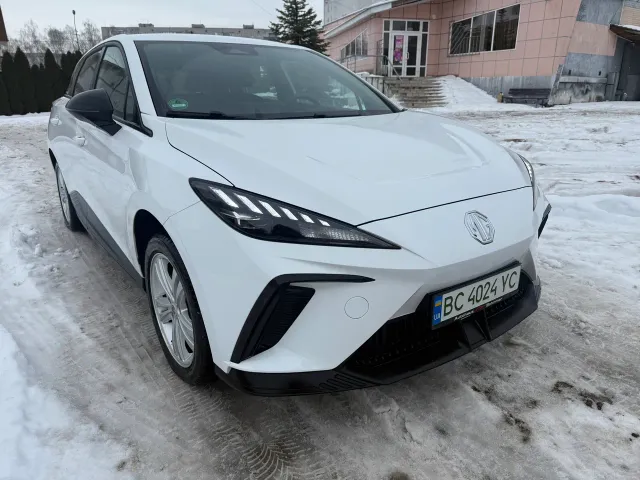 MG 4 EV - фото 2