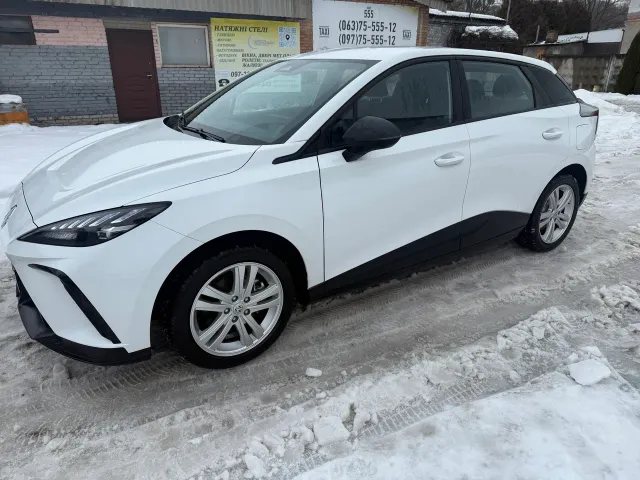 MG 4 EV - фото 5