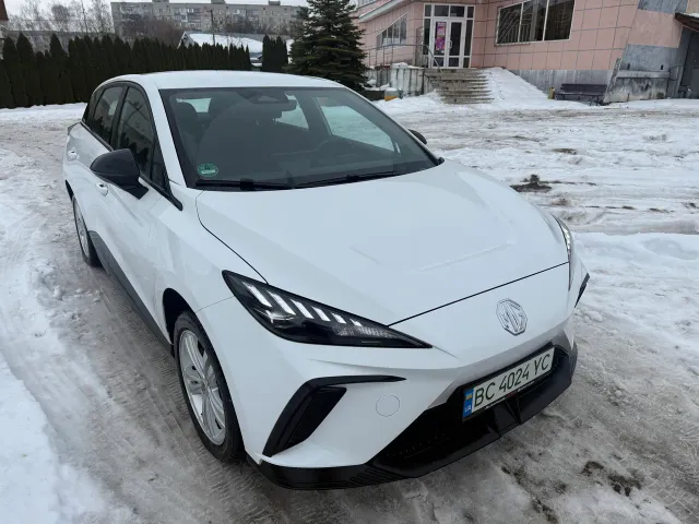 MG 4 EV - фото 3