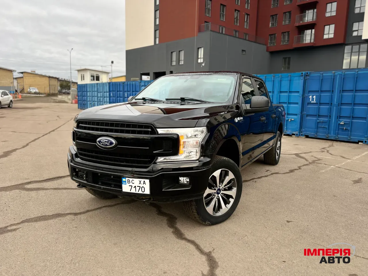 Ford F-150 - фото 1
