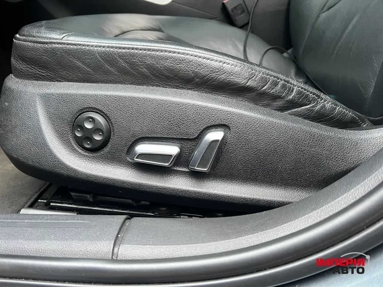 Audi A4 - фото 18