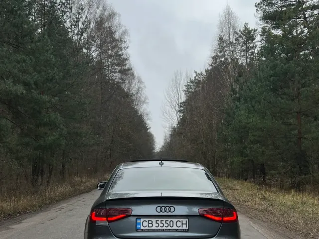 Audi A4 - фото 2
