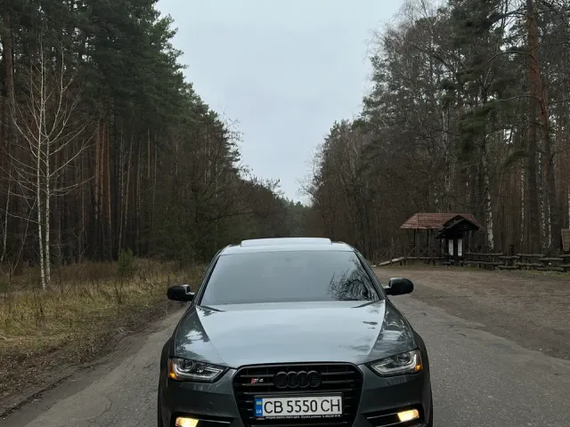 Audi A4 - фото 1
