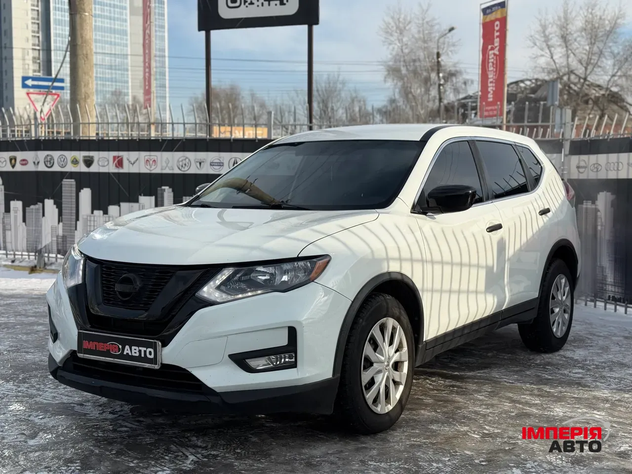 Nissan Rogue - фото 1