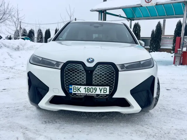 BMW iX - фото 2