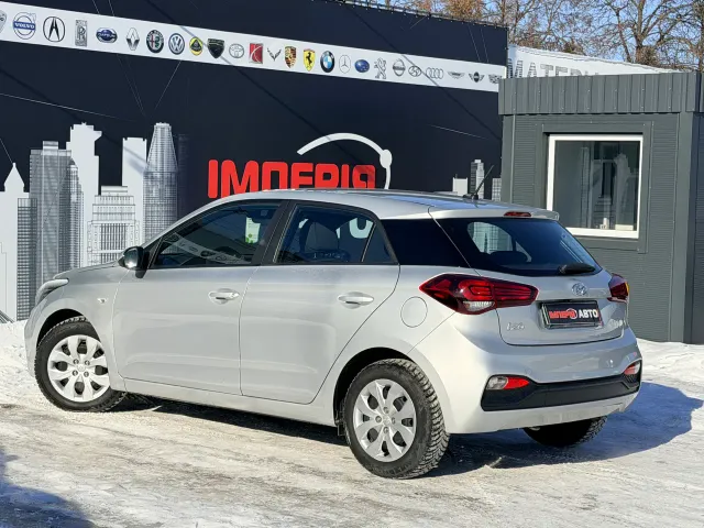 Hyundai i20 - фото 4