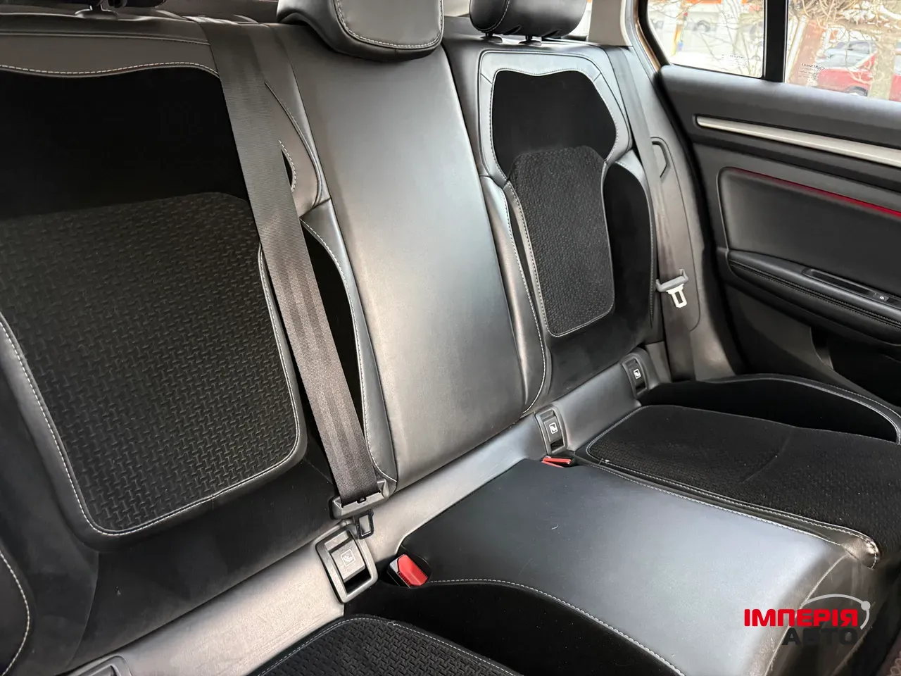 Renault Megane - фото 10