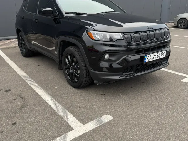 Jeep Compass - фото 1