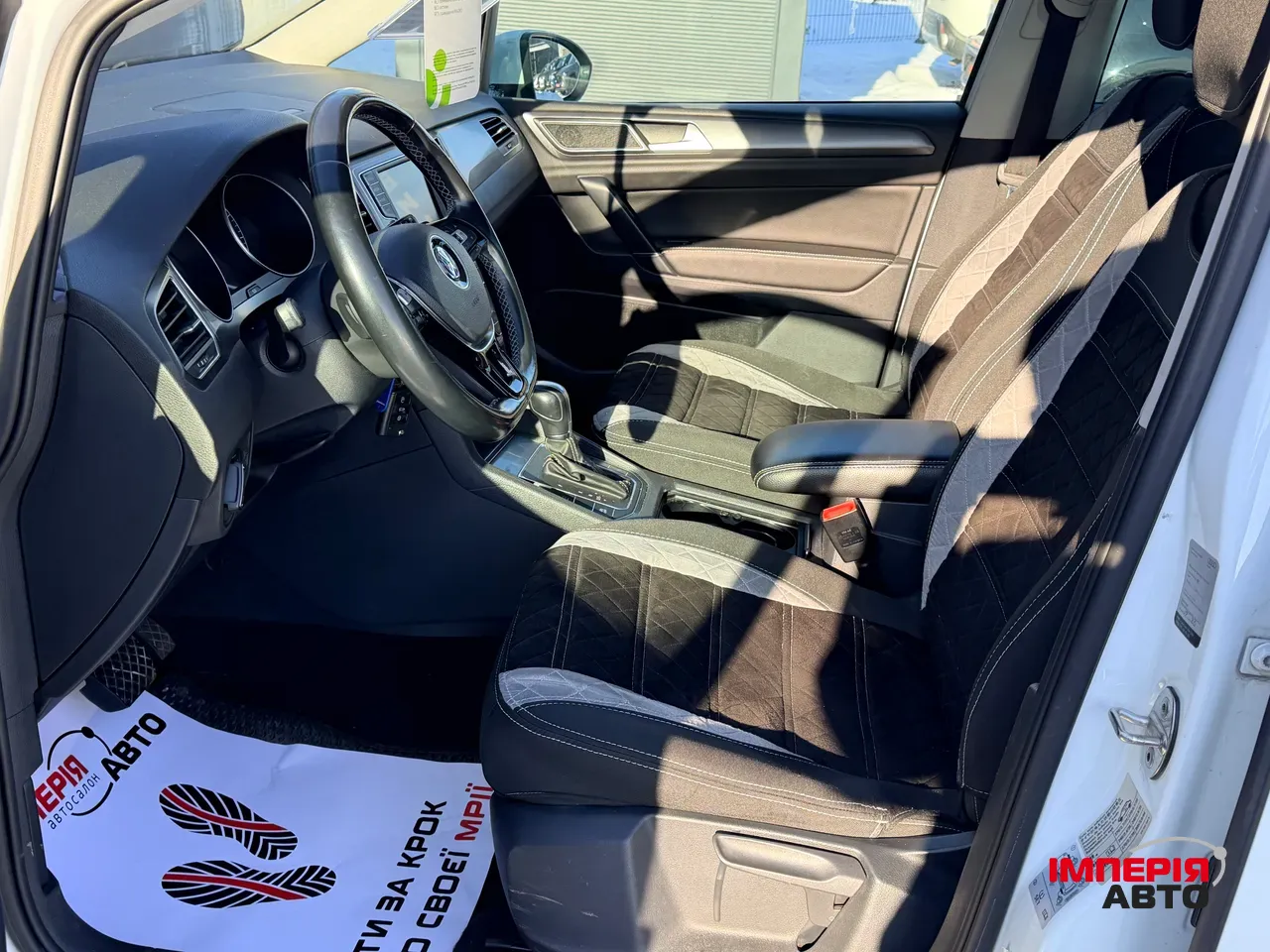 Volkswagen Golf - фото 8