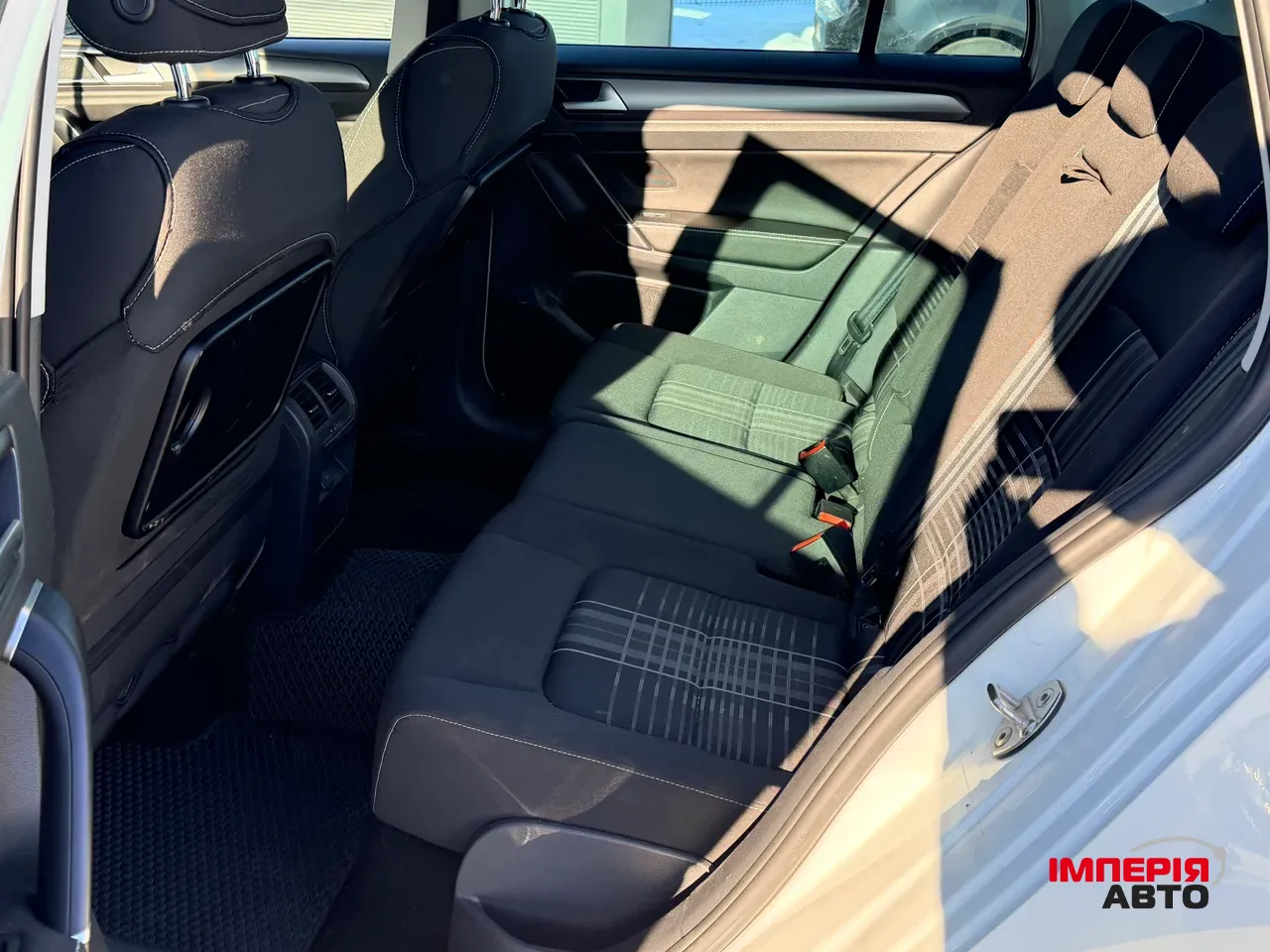 Volkswagen Golf - фото 9