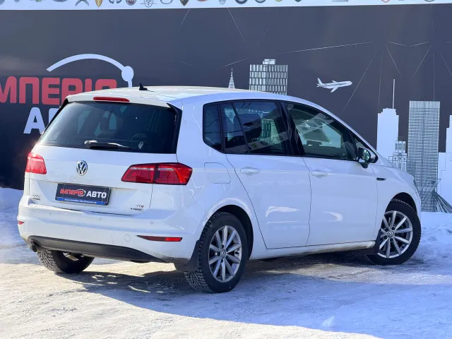 Volkswagen Golf - фото 4