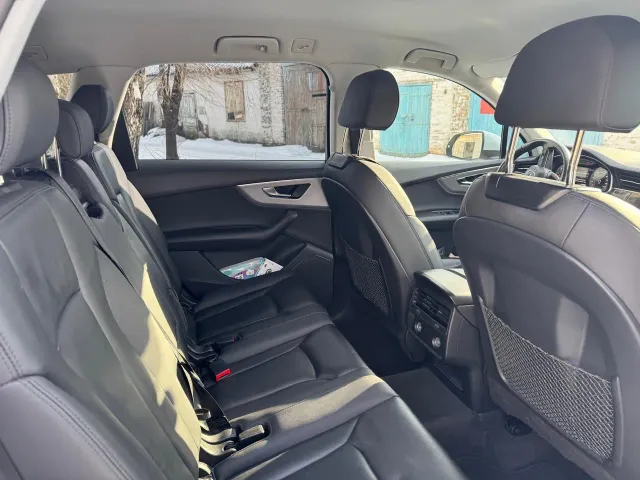 Audi Q7 - фото 5