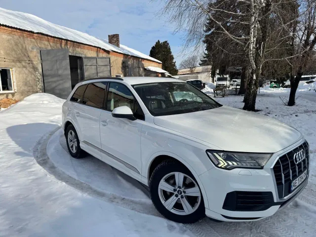Audi Q7 - фото 2