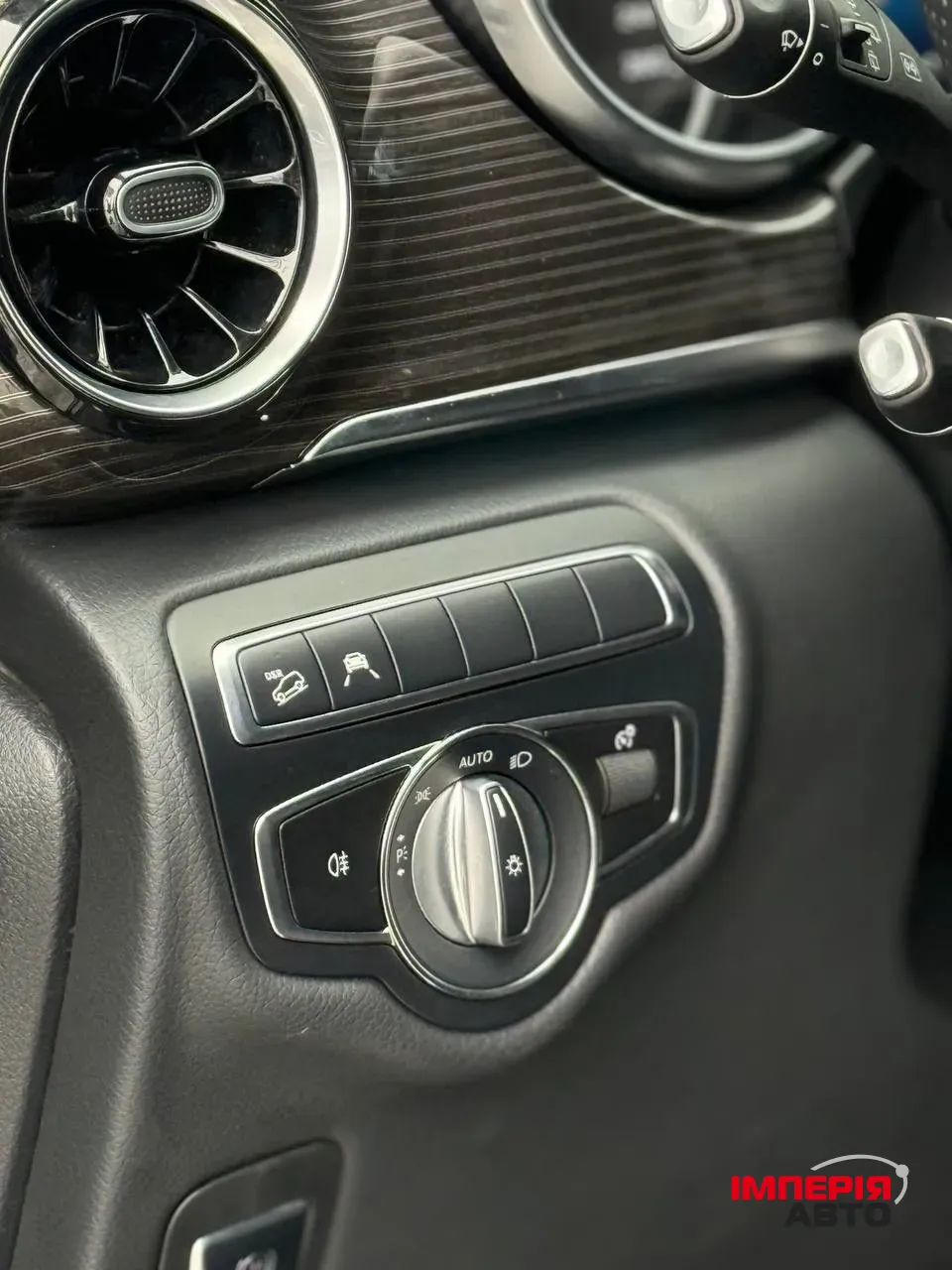 Mercedes-Benz V-Класс - фото 24