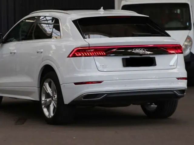 Audi Q8 - фото 4