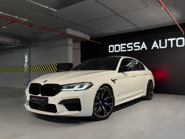 BMW M5 - фото 1
