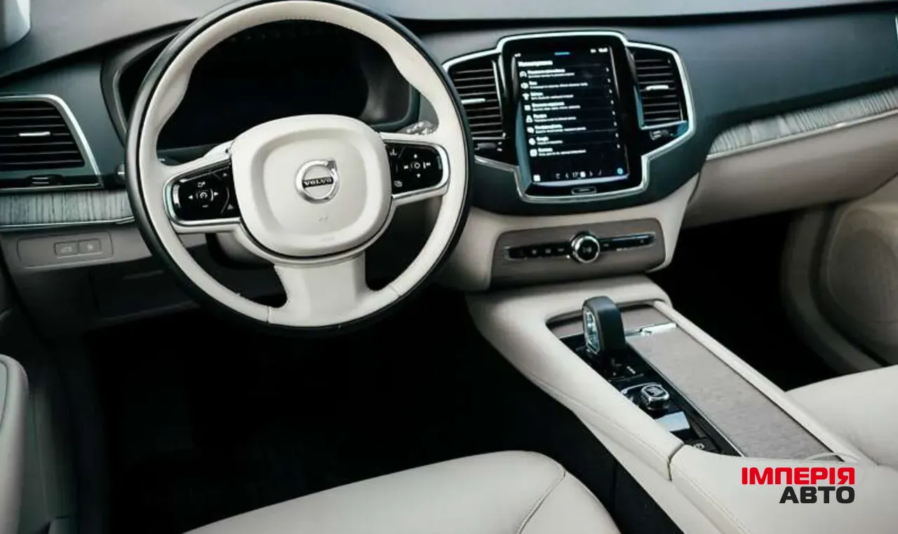 Volvo XC90 - фото 6