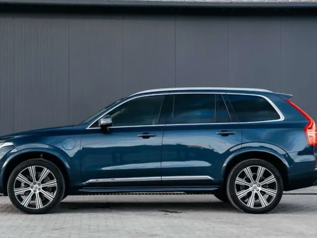 Volvo XC90 - фото 3