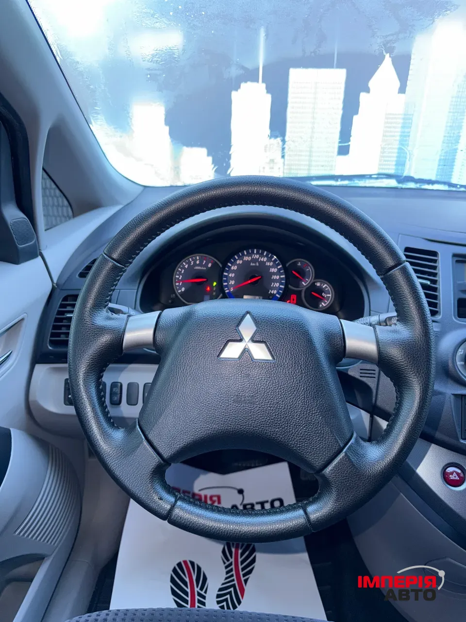 Mitsubishi Grandis - фото 9