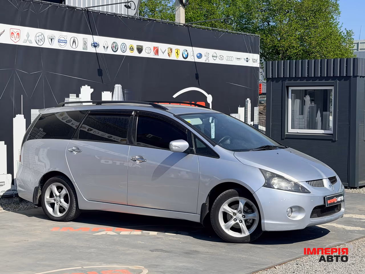 Mitsubishi Grandis - фото 2