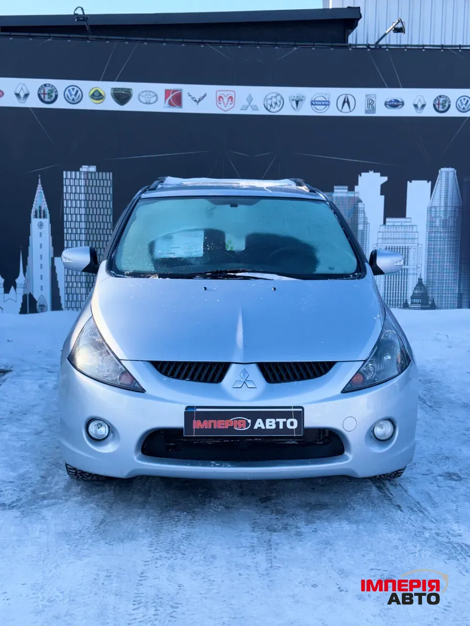 Mitsubishi Grandis - фото 1