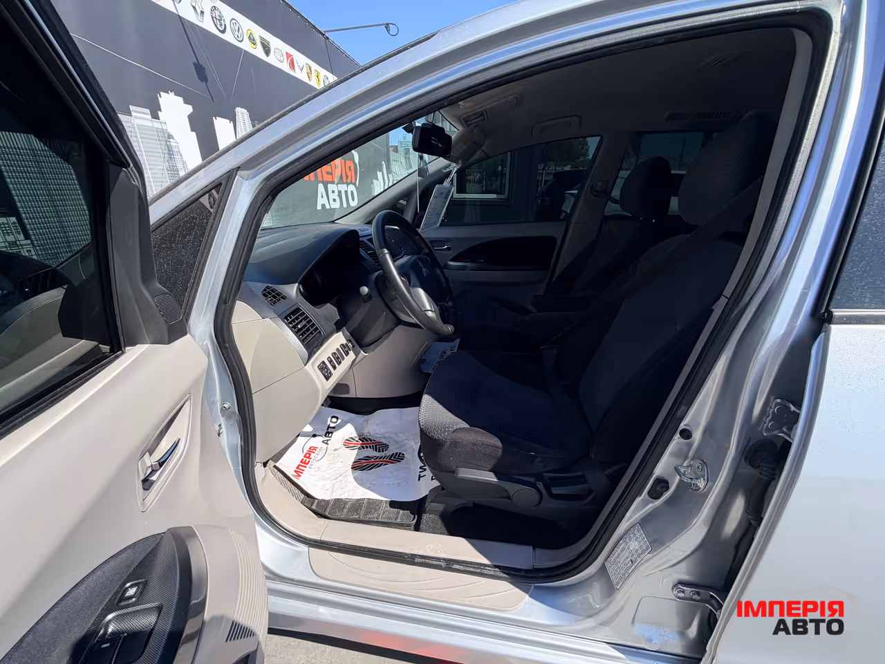Mitsubishi Grandis - фото 10