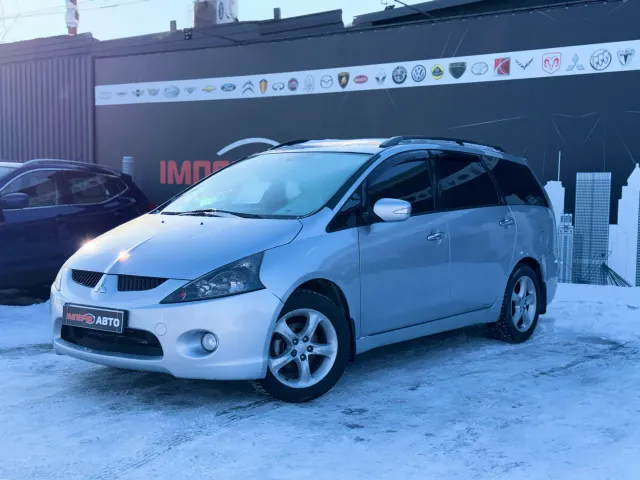 Mitsubishi Grandis - фото 2
