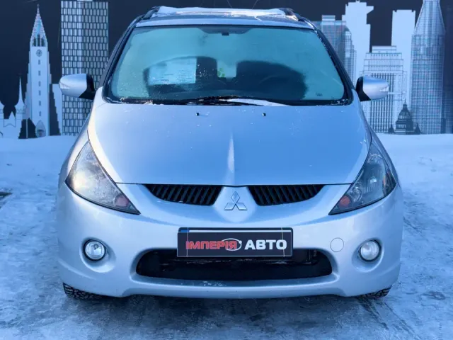 Mitsubishi Grandis - фото 1