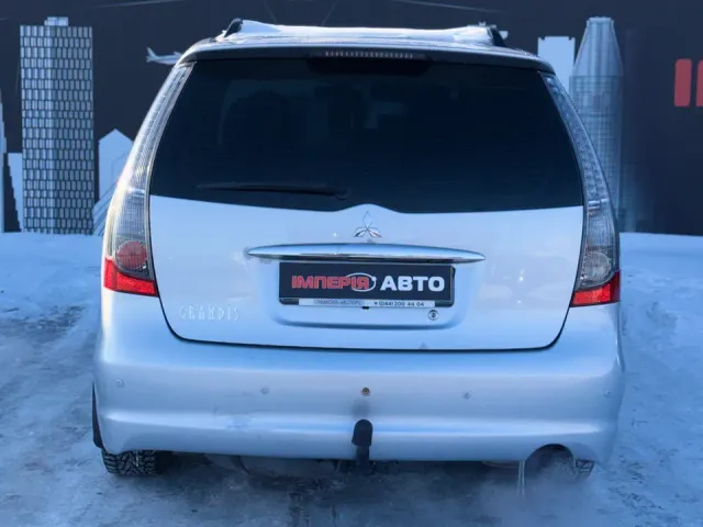 Mitsubishi Grandis - фото 4