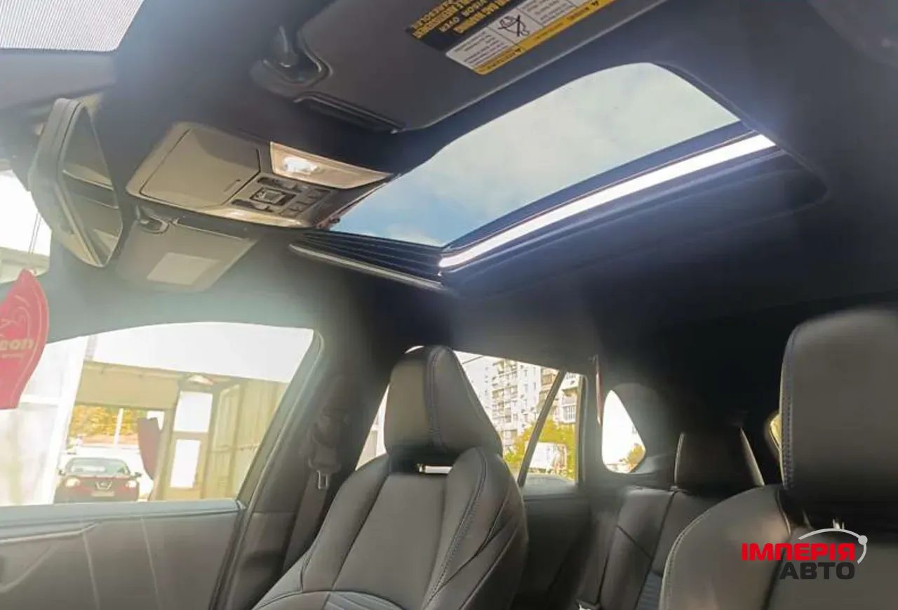 Toyota RAV4 - фото 9