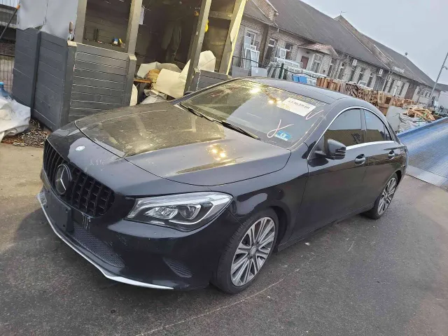 Mercedes-Benz CLA - фото 1
