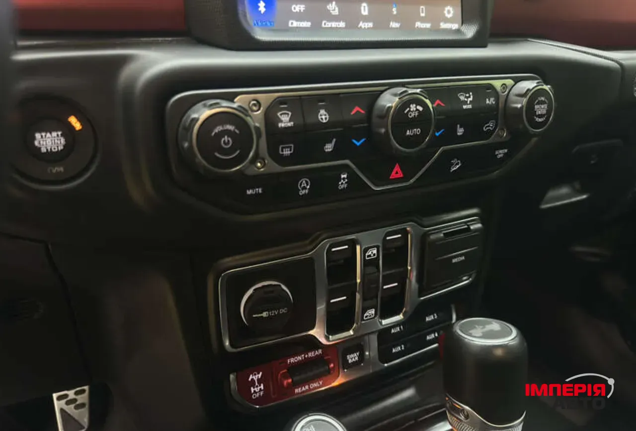 Jeep Wrangler - фото 8