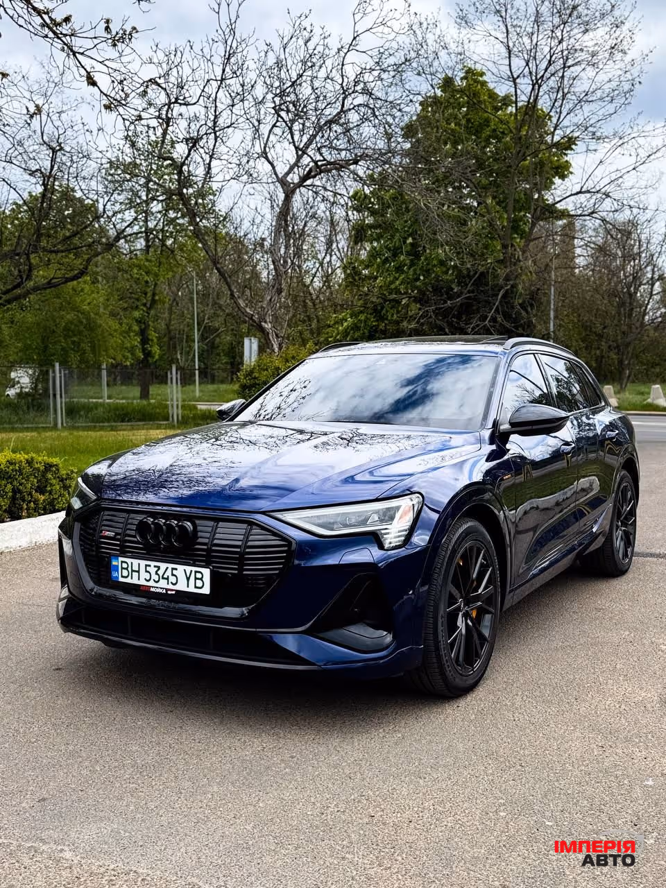Audi e-tron - фото 1