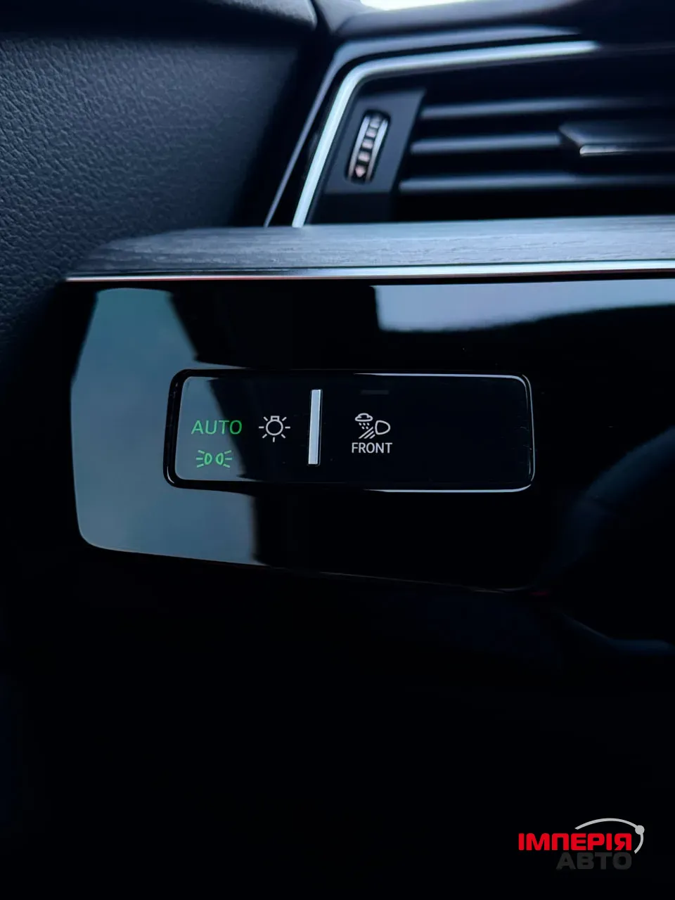 Audi e-tron - фото 31