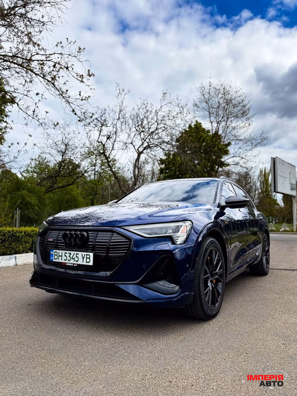 Audi e-tron - фото 3